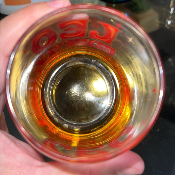 A Bundle of 2 Glass Cups - Picture 2 of 8